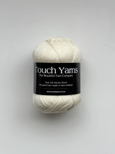 Load image into Gallery viewer, pure merino 8ply - natural white