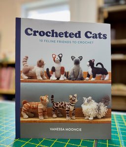 book - vanessa mooncie - crocheted cats